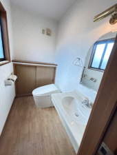 宇部市大字西岐波、中古一戸建ての洗面画像です