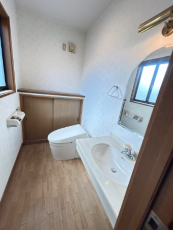 宇部市大字西岐波、中古一戸建ての洗面画像です