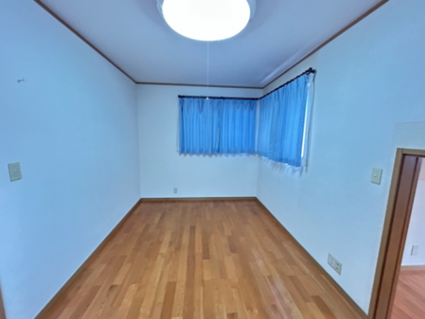 宇部市大字西岐波、中古一戸建ての内装画像です