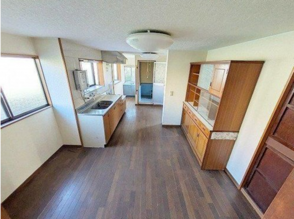 宇部市大字上宇部、中古一戸建てのキッチン画像です