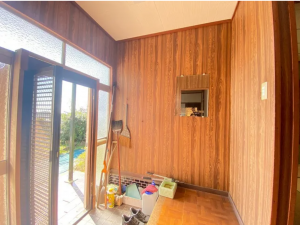 宇部市大字川上、中古一戸建ての玄関画像です