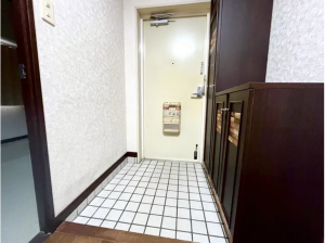 宇部市松山町、マンションの玄関画像です