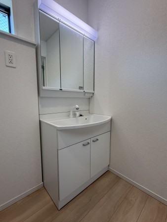 山陽小野田市赤崎、新築一戸建ての洗面画像です