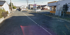 山陽小野田市南竜王町、土地の前面道路を含む現地写真画像です