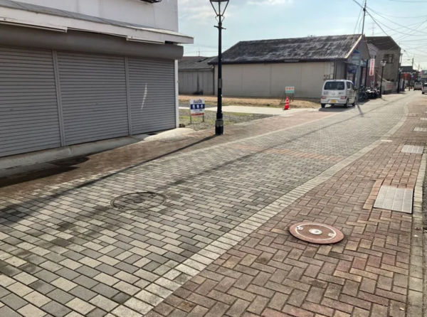 山陽小野田市日の出、土地の前面道路を含む現地写真画像です