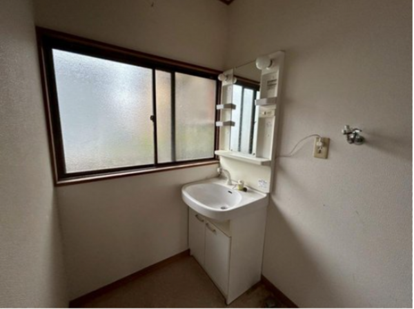 山陽小野田市大字有帆、中古一戸建ての洗面画像です