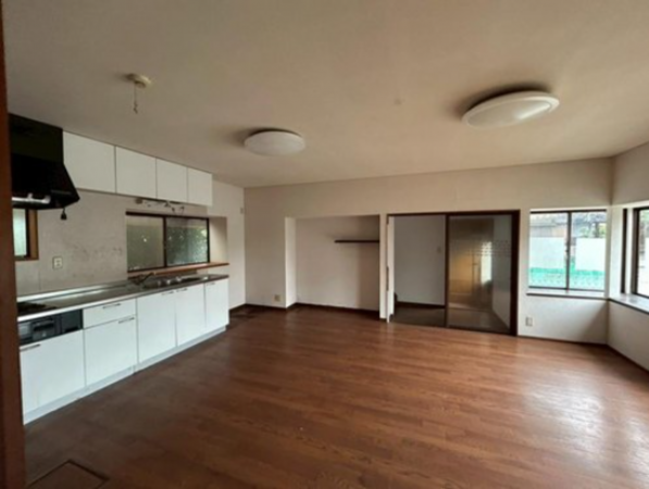 山陽小野田市大字有帆、中古一戸建ての居間画像です