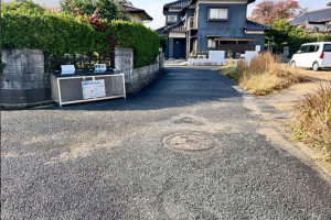 宇部市北琴芝、土地の前面道路を含む現地写真画像です