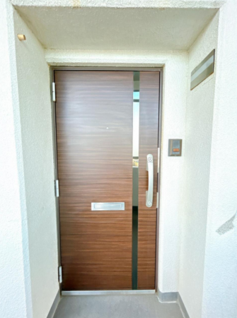 宇部市文京町、マンションの玄関画像です