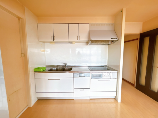 宇部市文京町、マンションのキッチン画像です