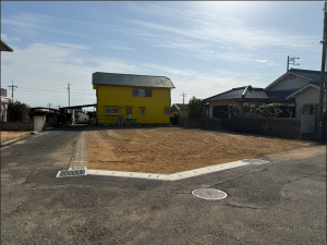 宇部市亀浦、土地の前面道路を含む現地写真画像です