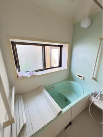 宇部市開、中古一戸建ての風呂画像です