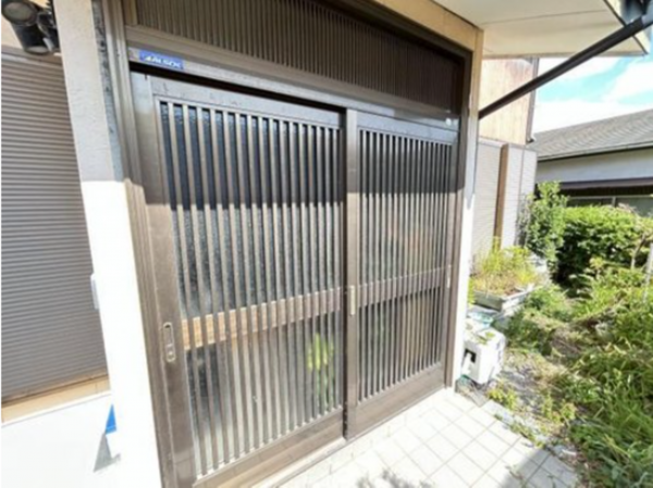 宇部市開、中古一戸建ての玄関画像です