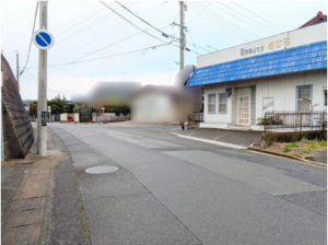 宇部市東平原、土地の前面道路を含む現地写真画像です