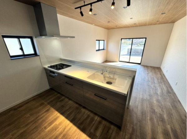 山陽小野田市大字小野田、中古一戸建てのキッチン画像です