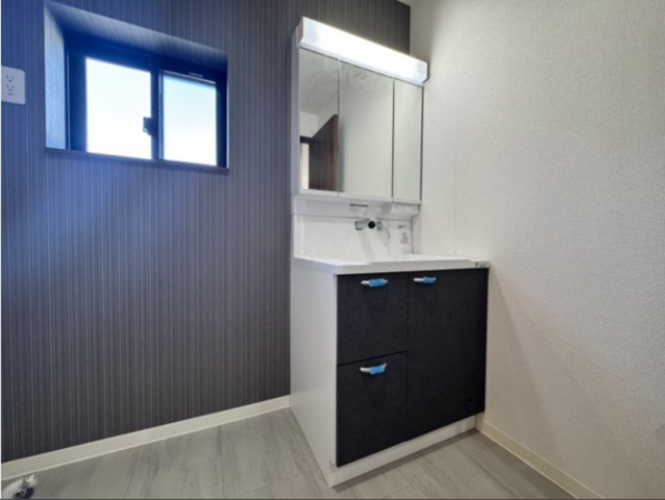 山陽小野田市大字小野田、中古一戸建ての洗面画像です