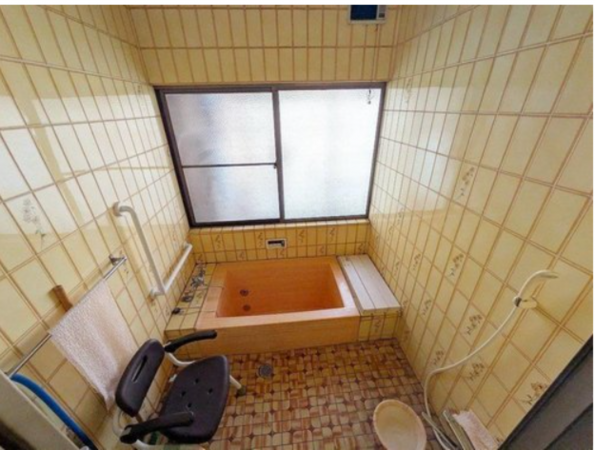 宇部市大字妻崎開作、中古一戸建ての風呂画像です