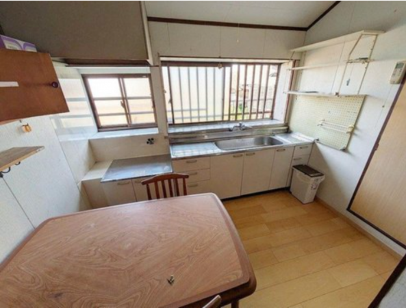 宇部市笹山町、中古一戸建てのキッチン画像です