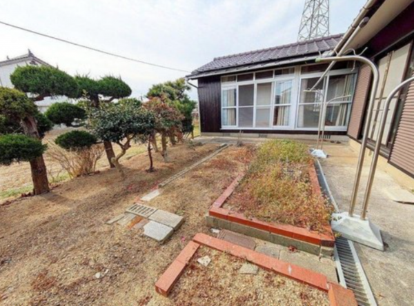 宇部市笹山町、中古一戸建ての外観画像です