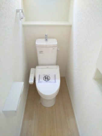 宇部市大字西岐波、新築一戸建てのトイレ画像です
