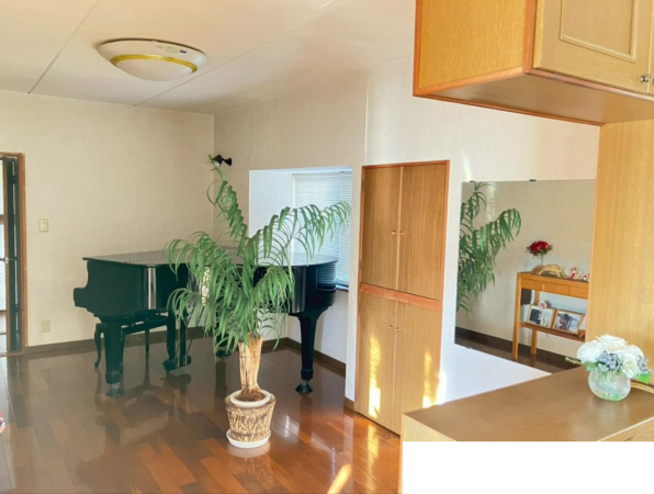 宇部市大字妻崎開作、中古一戸建ての内装画像です