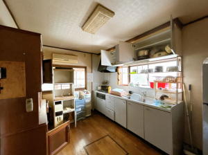 山陽小野田市大字埴生、中古一戸建てのキッチン画像です