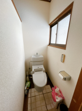 山陽小野田市大字埴生、中古一戸建てのトイレ画像です