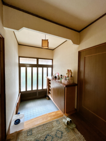 山陽小野田市大字埴生、中古一戸建ての玄関画像です