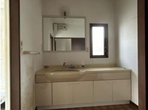 宇部市大字西岐波、中古一戸建ての洗面画像です