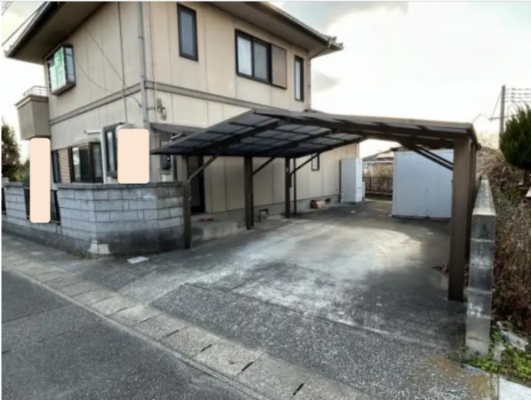 宇部市大字西岐波、中古一戸建ての駐車場画像です