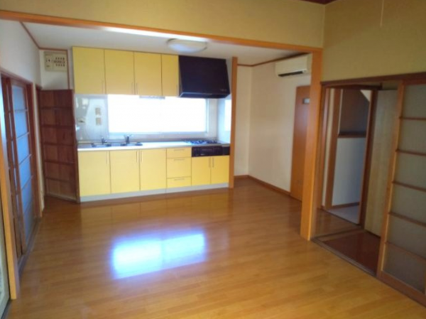 宇部市床波、中古一戸建ての内装画像です