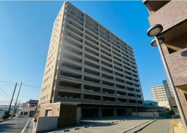 宇部市若松町、マンションの外観画像です