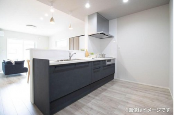 宇部市大字上宇部、新築一戸建てのキッチン画像です