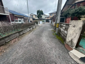 宇部市五十目山町、土地の前面道路を含む現地写真画像です