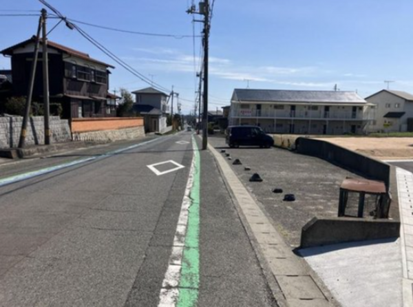 宇部市野中、土地の前面道路を含む現地写真画像です