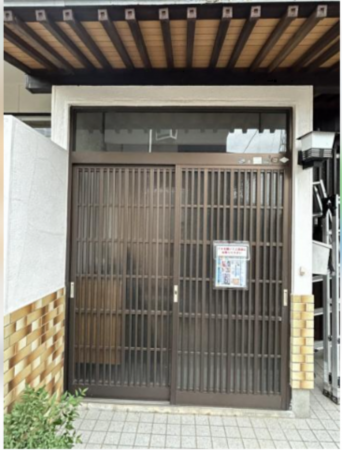 宇部市山の手町、中古一戸建ての玄関画像です