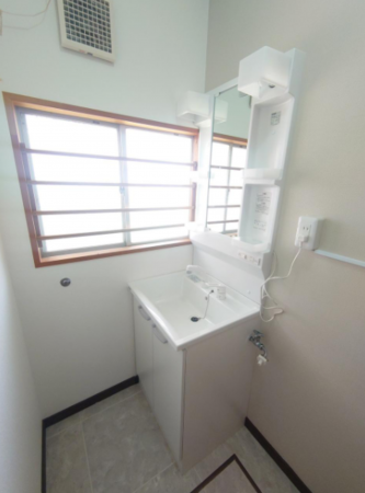 宇部市山門、中古一戸建ての洗面画像です