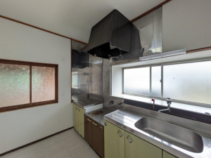 宇部市大字西岐波、中古一戸建てのキッチン画像です