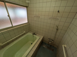 宇部市大字西岐波、中古一戸建ての風呂画像です