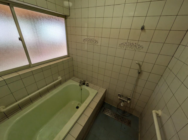 宇部市大字西岐波、中古一戸建ての風呂画像です