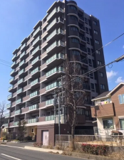 山陽小野田市中川、マンションの画像です