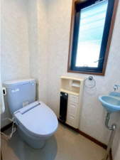 宇部市大字東岐波、中古一戸建てのトイレ画像です