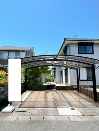 宇部市大字東岐波、中古一戸建ての駐車場画像です
