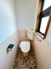 宇部市明治町、中古一戸建てのトイレ画像です