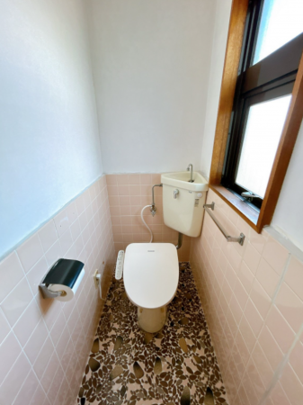 宇部市明治町、中古一戸建てのトイレ画像です