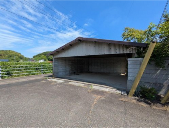 山陽小野田市大休団地、中古一戸建ての駐車場画像です