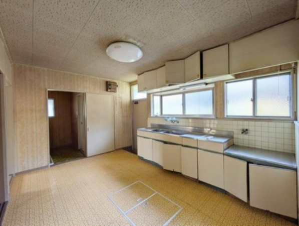 山陽小野田市大休団地、中古一戸建てのキッチン画像です