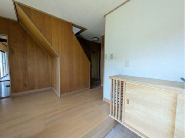 山陽小野田市大休団地、中古一戸建ての玄関画像です
