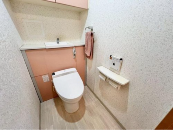 宇部市若松町、マンションのトイレ画像です