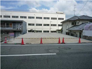 広島市南区青崎、土地の前面道路を含む現地写真画像です